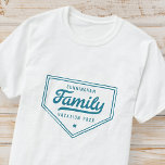 Moderne vakantie t-shirt<br><div class="desc">Het ontwerp bestaat uit stijltypografie - voeg uw familienaam en jaar toe.</div>