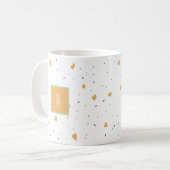 Moderne Valentijnsdag Sprinkle Hearts Mustard Koffiemok (Voorkant links)