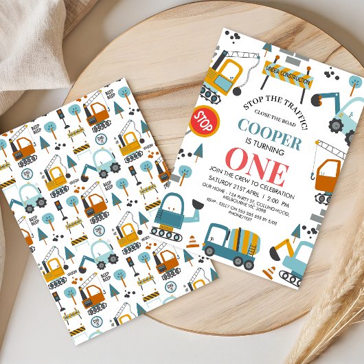 Moderne veelkleurige jongensbouw 1e verjaardag kaart