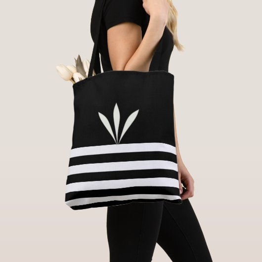 Moderne veren op zwart-wit, gestreept tote bag (Dichtbij)