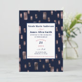 Moderne verfkwast roze goud & marineblauwe bruilof kaart (Staand voorkant)