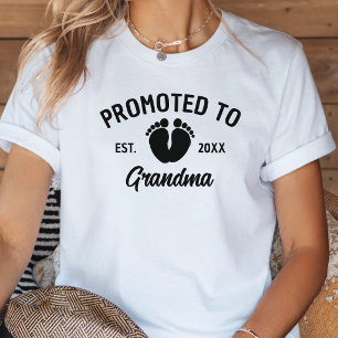 Moderne Verheven Tot Oma Baby Voetafdrukken Tri-Blend Shirt