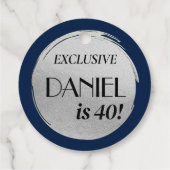 Moderne Verjaardag Marine Blauw Zilver Bedankjes Labels (Achterkant)