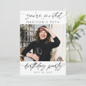 Moderne Verjaardagsfeestje Eenvoudige Script Foto Kaart (Staand voorkant)