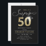 Moderne verrassing voor volwassenen met zwarte en  kaart<br><div class="desc">Modern Shhh,  het is een verrassende 50e verjaardagsuitnodiging die stijlvol script en faux Gold glitter number 50 bevat en uw partijdetails op zwarte achtergrondkleur,  eenvoudige en elegante,  verrassende,  volwassen mijlpaalverjaardagsuitnodiging voor mannen en vrouwen. De zwarte achtergrondkleur kan worden gewijzigd in elke kleur van uw keuze.</div>