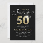 Moderne verrassing voor volwassenen met zwarte en  kaart<br><div class="desc">Modern Shhh,  het is een verrassende 50e verjaardagsuitnodiging die stijlvol script en faux Gold glitter number 50 bevat en uw partijdetails op zwarte achtergrondkleur,  eenvoudige en elegante,  verrassende,  volwassen mijlpaalverjaardagsuitnodiging voor mannen en vrouwen. De zwarte achtergrondkleur kan worden gewijzigd in elke kleur van uw keuze.</div>