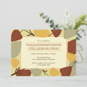 Moderne verspreide bladeren Thanksgiving viering Kaart (Staand voorkant)