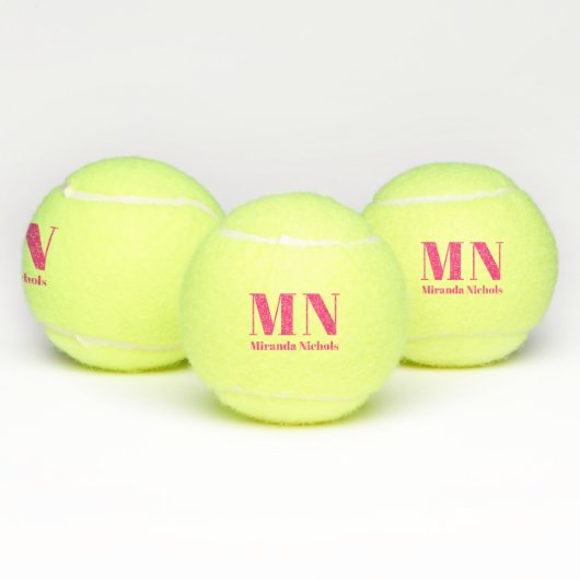 Moderne Vetgedrukte Naam en Monogram Kostuum Kleur Tennisballen (Multi)