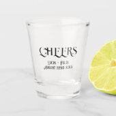 Moderne Vette Tekst Cheers Bruiloft Schutters Shot Glas (Voorkant)