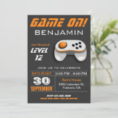 Moderne videogame Oranje kinderen Birthday Party Kaart (Staand voorkant)