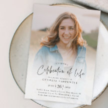 Moderne viering van de begrafenis van de herdenkin