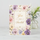 Moderne Viooltjes Bloemen Verjaardagsuitnodiging (Staand voorkant)