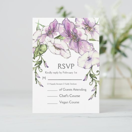 Moderne Viooltjes Bruiloft RSVP Kaartje (Staand voorkant)