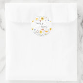 Moderne voorjaarsbruiloft met wilde bloemen ronde sticker (Tas)
