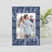 Moderne Vrede en Vreugde Stijlvolle Kerstmis Blauw Feestdagenkaart (Staand voorkant)