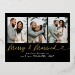 Moderne Vrolijk & Getrouwd Trouwfoto Kerstmis Folie Feestdagen Briefkaart<br><div class="desc">Stuur feestelijke vakantie groeten met onze Modern Merry & Married Wedding Photo Christmas Folie Holiday Briefkaart! Met een gekoesterde trouwfoto naast de vrolijke Merry & Married-boodschap in strakke, moderne typografie, legt dit briefkaart prachtig de warmte vast van je eerste vakantieseizoen als jonggehuwden. Het strakke, elegante ontwerp laat je foto schitteren,...</div>