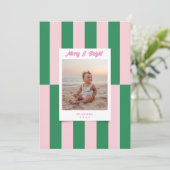 Moderne vrolijke en heldere roze en groene strepen feestdagenkaart (Staand voorkant)