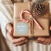 Moderne vrolijke kerst zachte blauwe vakantie verp ronde sticker