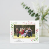 Moderne Vrolijke Kerstbladeren Bladerbessen Foto Feestdagenkaart (Staand voorkant)