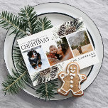 Moderne Vrolijke Kerstmis Winter Pinecone Botanica Feestdagenkaart<br><div class="desc">Introductie van onze moderne vrolijke kerstwinter Pinecone Calligraphy Botanische foto vakantie Kaart! Deze prachtige kaart bevat drie van je favoriete foto's, perfect gerangschikt met een trendy, losse opstelling van botanische elementen zoals dennenappels en bessen. De handgeschreven kalligrafie voegt een vleugje charme en elegantie toe, waardoor dit de perfecte kaart is...</div>