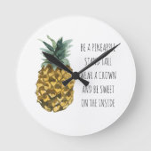 Moderne Waterverf ananas & positieve funny Quote Ronde Klok (Voorkant)