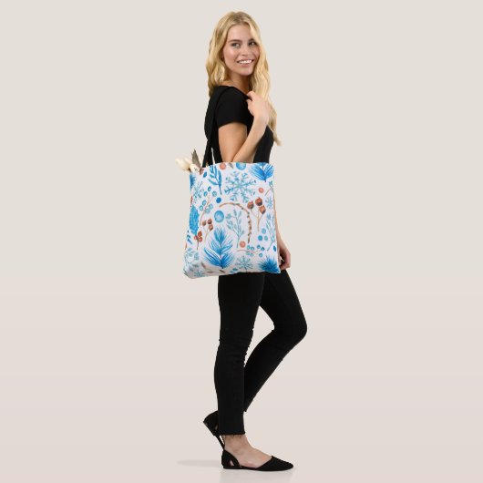 Moderne Waterverf bladeren en bessen Tote Bag (Op model)