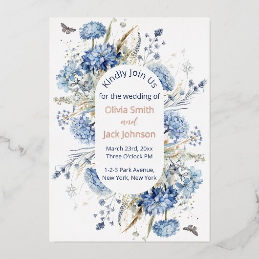 Moderne Waterverf Blauwe Wildbloemen Bruiloft Folie Uitnodiging (Voorkant)