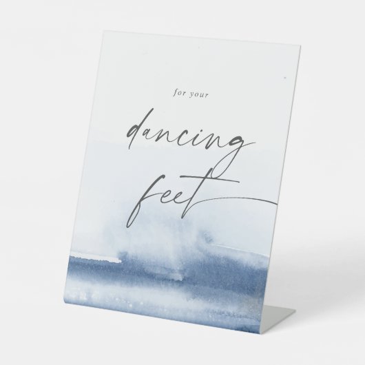 Moderne Waterverf Blue Wedding Dancing Feet Reclamebord Met Voetstuk (Voorkant)