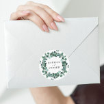 Moderne Waterverf Eucalyptus Greenery Wedding Ronde Sticker<br><div class="desc">Elegante,  botanische trouwstickers voor uw bruiloft uitnodigingen en/of gunsten met een krans van handgeschilderde,  stoffige groene eucalyptus en gebladerte met een witte achtergrond. Personaliseer de eucalyptus trouwstickers door uw namen toe te voegen. Ontworpen om te coördineren met onze Modern Eucalyptus Greenery bruiloft collectie.</div>