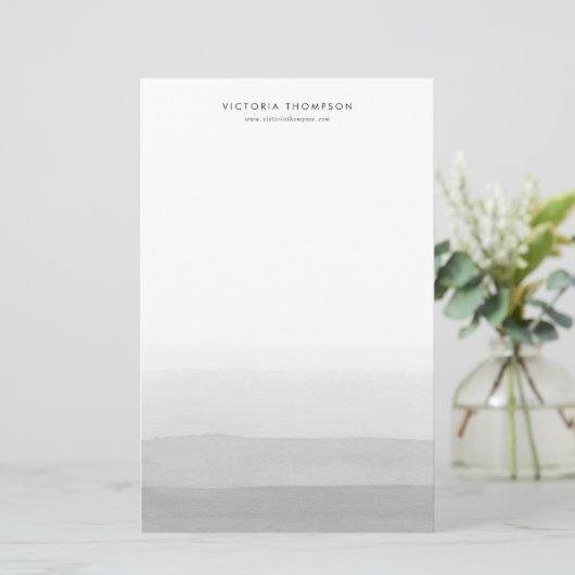 Moderne Waterverf Grey Ombre gepersonaliseerd Briefpapier (Staand voorkant)