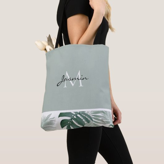 Moderne Waterverf Groene Monstera laat Monogram Tote Bag (Dichtbij)