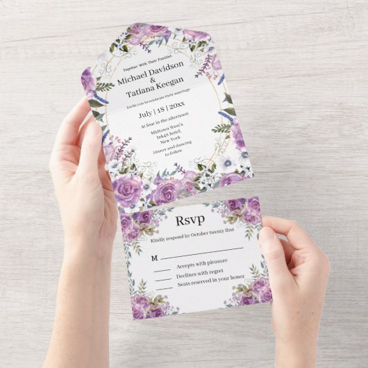 Moderne waterverf paarse bloemenbruiloft all in one uitnodiging (Afscheurbaar)