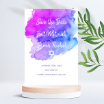 Moderne Waterverf Paarse Blue Star BAT MITZVAH Save The Date<br><div class="desc">Mooie religieuze joodse bat Mitzvah bewaart de KAART-kaarten. Licht waterverf pastel paars,  violet,  blauw,  turquoise met ster David in wit. Moderne scriptletters. 'Wordt naar de TORAH geroepen als een Bar Mitzvah'. Perfect voor 12-jarige dochter,  meisje. Eenvoudig te bewerken - voeg alleen uw gegevens/tekst toe.</div>