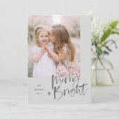 Moderne Waterverf Script Sage Green Merry Bright Feestdagenkaart (Staand voorkant)