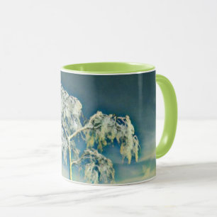 Moderne waterverf van gekleurde sneeuwbomen mok
