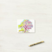 Moderne waterverf van gekleurde sneeuwbomen post-it® notes (Op bureau)
