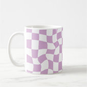 Moderne Wavy Checkerboard Paarse Mok (Links)