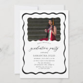 Moderne Wavy Script Photo Graduation Party Kaart (Achterkant)