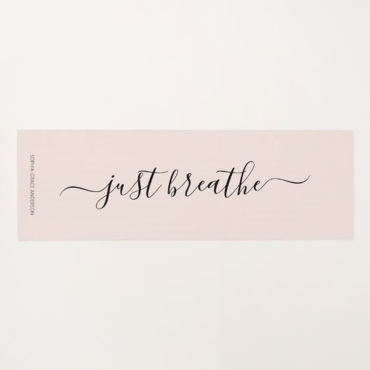 Moderne, wazige roze Breathe Elegant Script Name Yogamat (Achterkant (horizontaal))