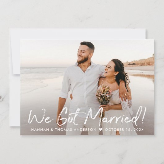 Moderne We Got Married witte script trouwfoto Aankondiging (Voorkant)