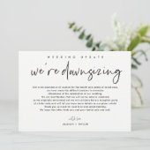 Moderne Wedding Update Downsize Fotoaankondiging Kaart (Staand voorkant)