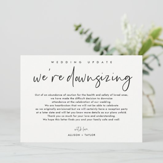 Moderne Wedding Update Downsize Fotoaankondiging Kaart (Staand voorkant)