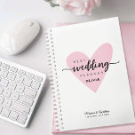 Moderne weddingplanner planner<br><div class="desc">Geniet van de chaoscoördinator met onze moderne weddingplanner. Dit moderne, minimalistische ontwerp is tot in de perfectie gepersonaliseerd, waardoor het een ideaal geschenk is voor de bruidsmeisje of een weddingplanner. Met zijn chique roze hartaccent is het de perfecte herinnering aan hun onvermoeibare toewijding aan het creëren van magische momenten op...</div>