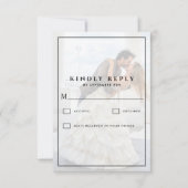 Moderne Whimsical Calligraphy Overlay Photo Weddin RSVP Kaartje (Voorkant)