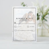 Moderne Whimsical Calligraphy Overlay Photo Weddin RSVP Kaartje (Staand voorkant)