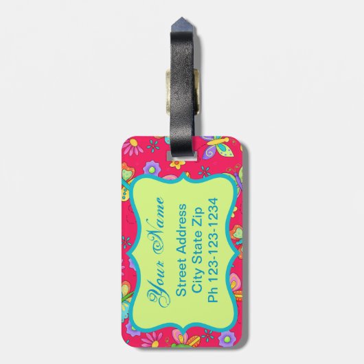 Moderne Whimsy Butterflies op Red Monogram Persona Bagagelabel (Achterkant verticaal)