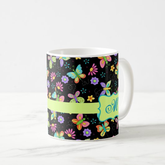 Moderne Whimsy Butterflies op zwart Monogram Koffiemok (Voorkant rechts)