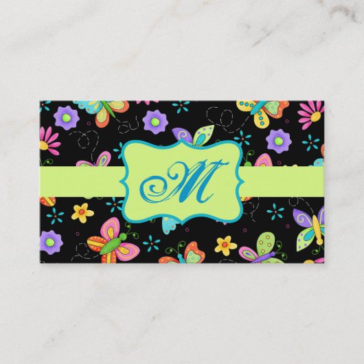 Moderne Whimsy Butterflies op zwart Monogram Visitekaartje (Voorkant)