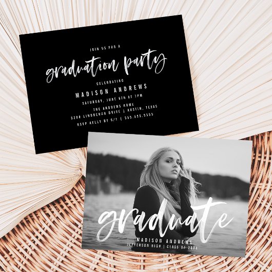 Moderne White Brush Script Graduparty Kaart