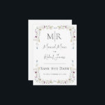Moderne Wilde Bloemen Monogram Witte Trouwdag Save The Date<br><div class="desc">Mooie eenvoudige en zoete wilde bloemen creëren een subtiele lijst rond deze mooie 'Save the Date' trouwkaart. Schoon witte achtergrond. Voeg uw initiële monogrammen toe aan de bovenkant van deze mooie herinneringskaart.</div>